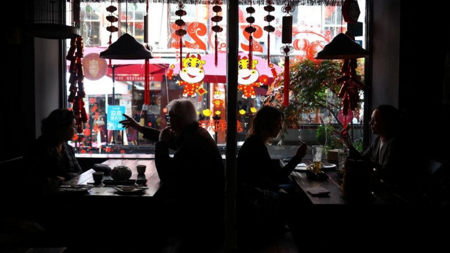 UK restaurant bookings jump after indoor dining restarts
