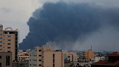 التلفزيون المصري: القاهرة تتوسط لإعلان هدنة في غزة تبدأ فجر الجمعة التلفزيون المصري: القاهرة تتوسط لإعلان هدنة في غزة تبدأ فجر الجمعة