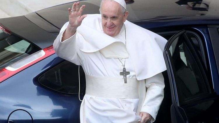 El Papa Francisco recibirá el primer papamóvil eléctrico, producido por Fisker