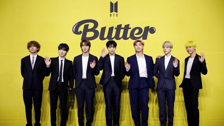 La megabanda de K-pop BTS renueva desafío de ganar un Grammy con "Butter"