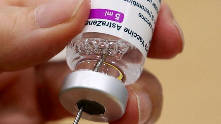 La UE recomienda no aplicar la segunda dosis de AstraZeneca a personas con trombos