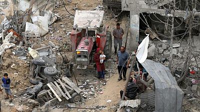 "زي تسونامي".. سكان غزة يتفقدون الدمار بعد انتهاء القتال مع إسرائيل "زي تسونامي".. سكان غزة يتفقدون الدمار بعد انتهاء القتال مع إسرائيل