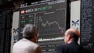 Bolsas apuntan a tercera semana de avances tras impulso de tecnológicas; dólar cae Bolsas apuntan a tercera semana de avances tras impulso de tecnológicas; dólar cae