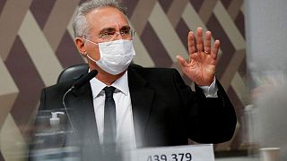 سناتور برازيلي: الرئيس لم يحبذ لقاحات كورونا مفضّلا اكتساب المناعة