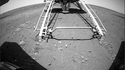 China dice que su rover recorre superficie de Marte por primera vez China dice que su rover recorre superficie de Marte por primera vez