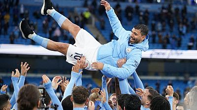 Agüero se despide a lo grande y el City celebra el título con goleada al Everton Agüero se despide a lo grande y el City celebra el título con goleada al Everton