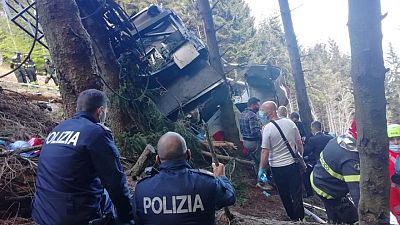 Accidente de teleférico en Italia deja 14 muertos y un niño herido grave Accidente de teleférico en Italia deja 14 muertos y un niño herido grave