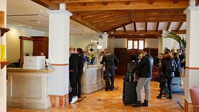 Aumento de las reservas en hoteles españoles en abril, pero todavía lejos de niveles pre-COVID Aumento de las reservas en hoteles españoles en abril, pero todavía lejos de niveles pre-COVID