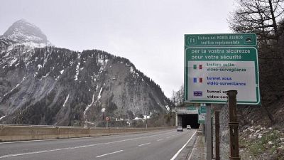Fino a 45 minuti di attesa stamane Fino a 45 minuti di attesa stamane