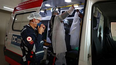 Brasil registra 2.173 nuevas muertes por COVID-19, total supera las 450.000 Brasil registra 2.173 nuevas muertes por COVID-19, total supera las 450.000