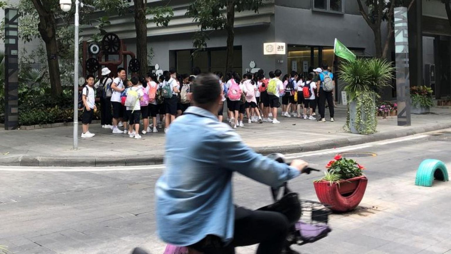 La ciudad china de Shenzhen endurecerá las normas de residencia para frenar el crecimiento de su población