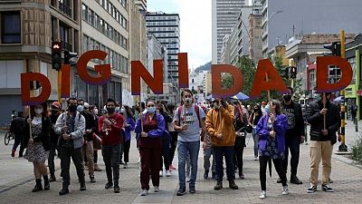 Manifestantes colombianos marchan de nuevo por ayuda económica y cambio social Manifestantes colombianos marchan de nuevo por ayuda económica y cambio social