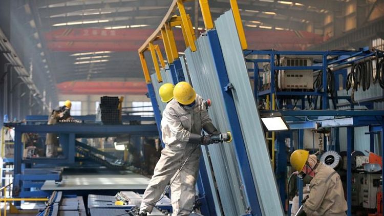 Los beneficios industriales de China se ralentizan por las materias primas