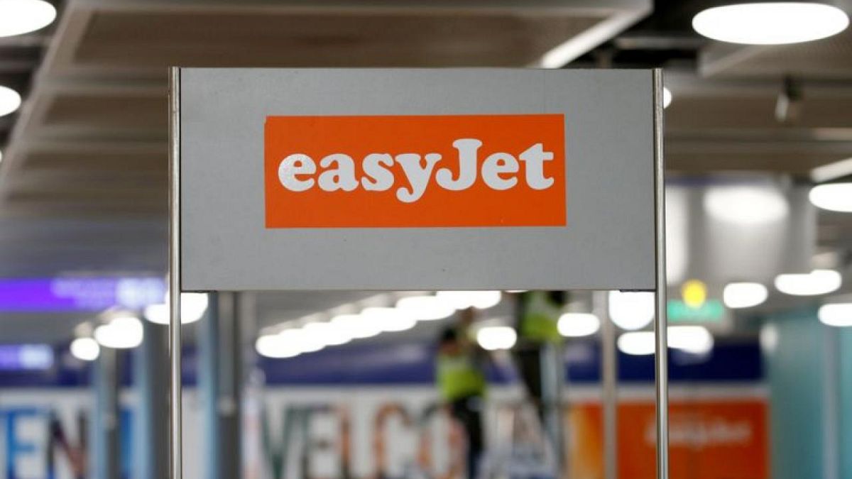 EasyJet founder's family sells small stake in airline | Euronews