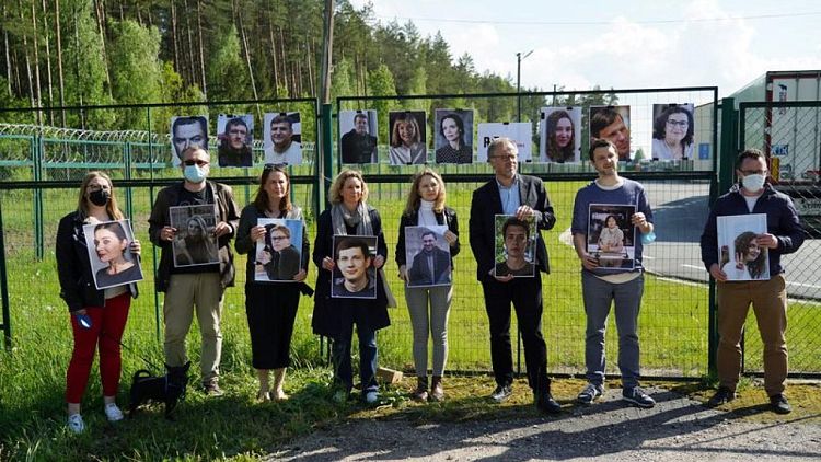 Reporters Without Borders holds protest against Belarus blogger arrest