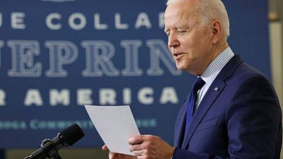 Biden promete combatir monopolios y brechas en suministros a medida que precios suben Biden promete combatir monopolios y brechas en suministros a medida que precios suben