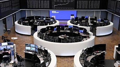 الأسهم الأوروبية تنخفض من مستويات قياسية الأسهم الأوروبية تنخفض من مستويات قياسية
