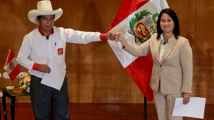 Castillo y Fujimori empatan en intención de voto a casi una semana de balotaje en Perú: sondeo