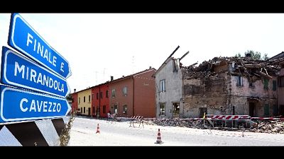 Un centinaio di persone ha ricordato le vittime del 2012 Un centinaio di persone ha ricordato le vittime del 2012