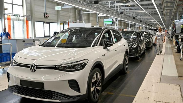 Volkswagen plans to change management structure -Automobilwoche