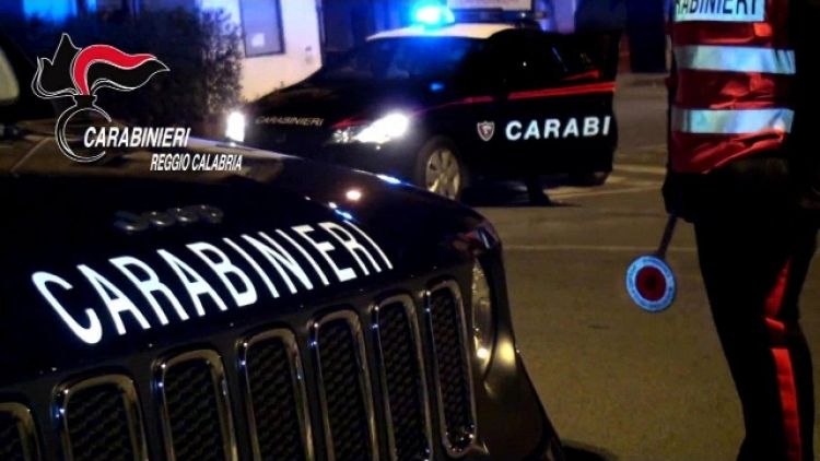 Reggio C.,due arresti per tentata estorsione e danneggiamento