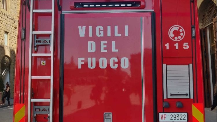 A Prato,a chiamare i soccorsi i vicini a causa del cattivo odore