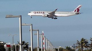 مصادر: خلاف حول الطلاء يهدد تسليم طائرات إيرباص إيه350 إلى قطر