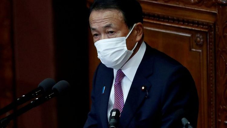 El vice primer ministro japonés dice que Japón tendría que defender a Taiwán junto a EEUU