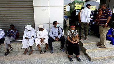 السودان يواصل مزادات العملة الأجنبية بينما يتراجع الجنيه في السوق السوداء السودان يواصل مزادات العملة الأجنبية بينما يتراجع الجنيه في السوق السوداء