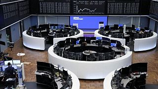 الأسهم الأوروبية تتراجع قبيل صدور بيانات
