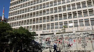 مصرف لبنان المركزي يطلب من مجلس الدولة مراجعة قرار السحب من البنوك