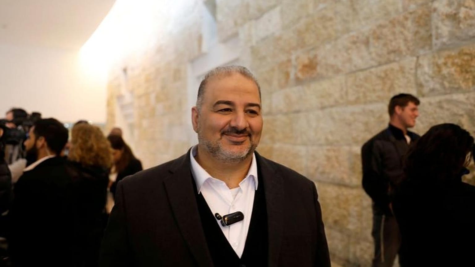 Arab Islamist helps clinch Israel's new anti-Netanyahu government