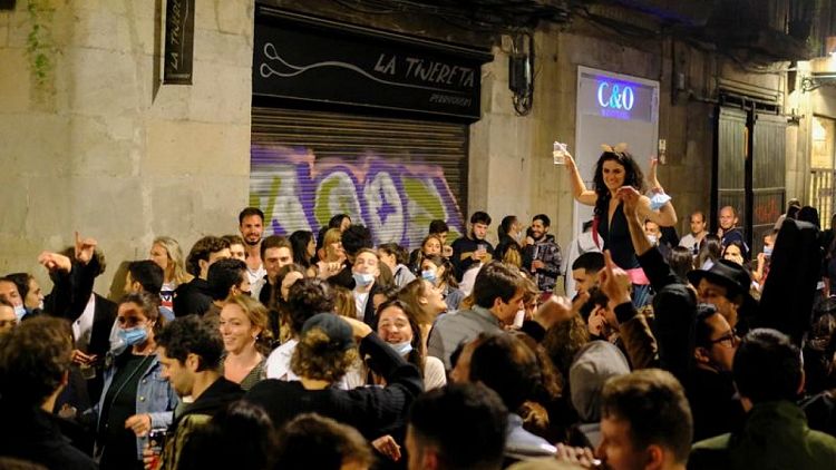 Nightlife reopening plan too slow for some Spanish regions, too loose for others