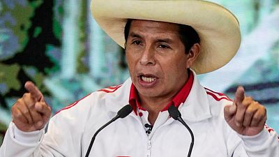 Castillo y Fujimori juegan últimas cartas de campaña para final de infarto en elecciones de Perú