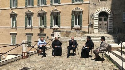 Incontro con arcivescovo mons. Spina e padri Fortunato e Corsini
