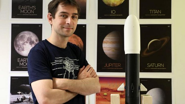 French lecturer reaches for stars with astronaut application
