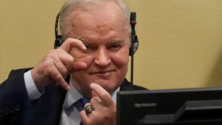 Jueces confirman condena por genocidio contra excomandante militar serbio Mladic en guerra Bosnia