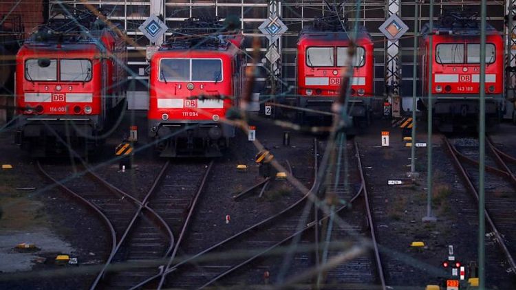 German train drivers to go on summer strike over wages