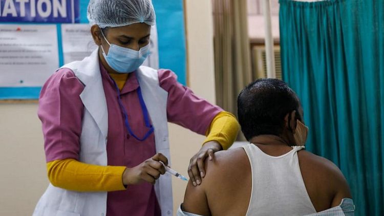 بلومبرج: توفير اللقاح والغذاء مجانا سيكلف الهند 11 مليار دولار إضافية