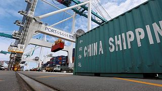 Déficit comercial de EEUU se reduce en abril por caída de importaciones
