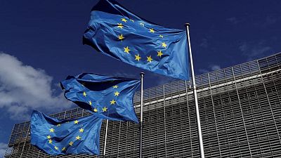 La UE presenta un plan de inversión global de 300.000 millones de euros