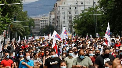 آلاف اليونانيين يحتجون على مشروع إصلاح قانون العمل