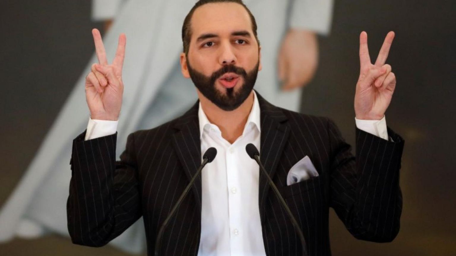 Bukele, el presidente que convirtió a El Salvador en el primer país en adoptar bitcóin