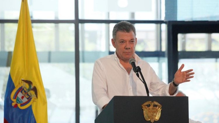 رئيس كولومبيا السابق يطلب العفو عن جرائم قتل ارتكبها الجيش خارج نطاق القانون