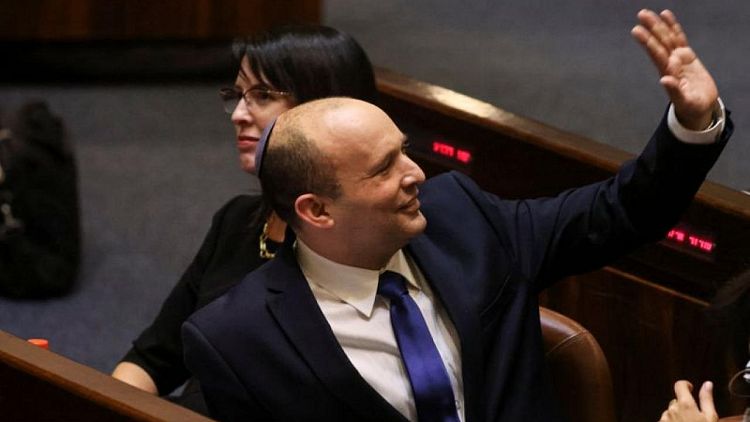 الحكومة الإسرائيلية الجديدة تفوز بالأغلبية وتنهي حقبة نتنياهو
