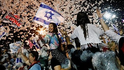 العالم يستقبل الحكومة الإسرائيلية الجديدة بعبارات الأمل والغضب والتحدي العالم يستقبل الحكومة الإسرائيلية الجديدة بعبارات الأمل والغضب والتحدي