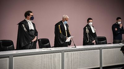 Richiesta a Tribunale. Pm Milano non avrebbero depositato prove Richiesta a Tribunale. Pm Milano non avrebbero depositato prove