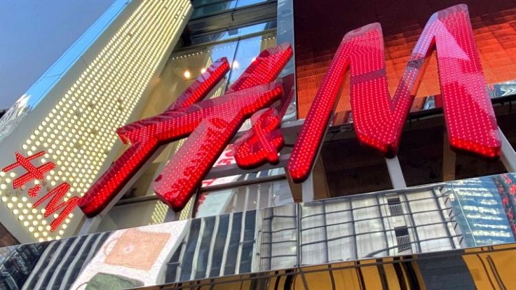 Las ventas de H&M aumentan con la reapertura, pero siguen lejos de niveles prepandémicos