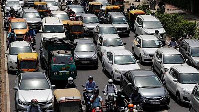 Aumenta la alarma en India ante el regreso de las multitudes a centros comerciales y estaciones Aumenta la alarma en India ante el regreso de las multitudes a centros comerciales y estaciones