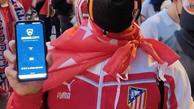 Clubes de fútbol adoptan criptomonedas, pero los hinchas están divididos Clubes de fútbol adoptan criptomonedas, pero los hinchas están divididos